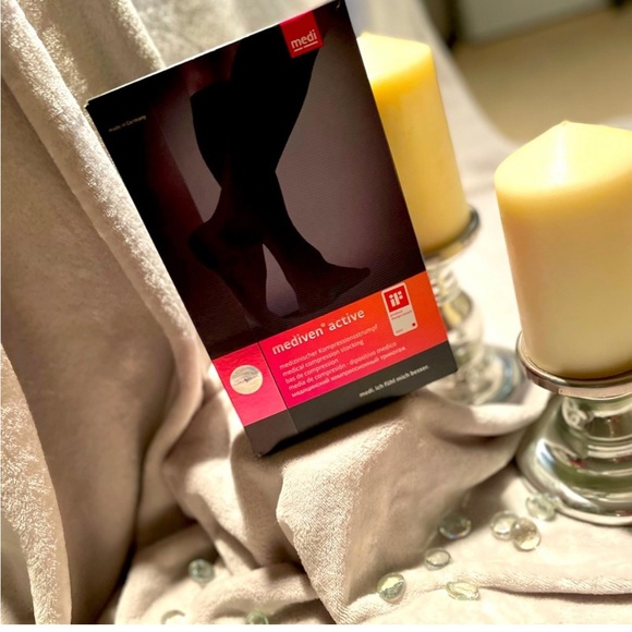 ✨🌺 NWT🌺✨Compression Socks🌺✨ - Picture 9 of 9